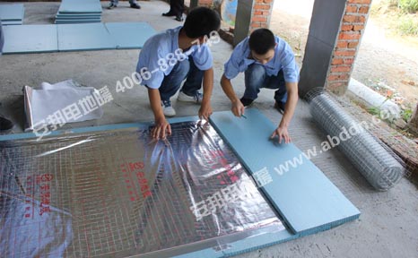 鋪設(shè)電地暖鋼絲網(wǎng)