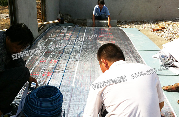 河北承德縣畜牧養(yǎng)殖發(fā)熱電纜采暖保溫安裝圖五