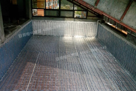 安裝完發(fā)熱電纜的泳池圖